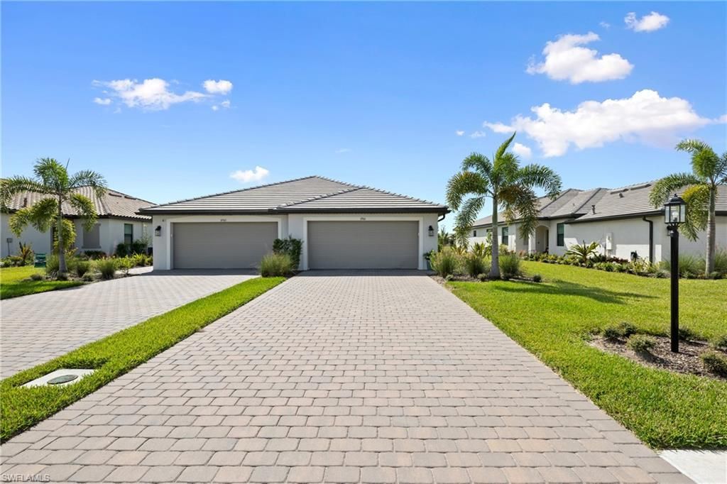 19561 Hinkley Dr, Estero, FL 33928 Photo
