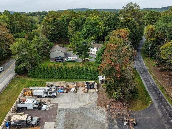 100 WARWICK ROAD, ELVERSON, PA 19520