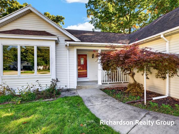 13496 Oakfield Lane, Grand Haven, MI 49417