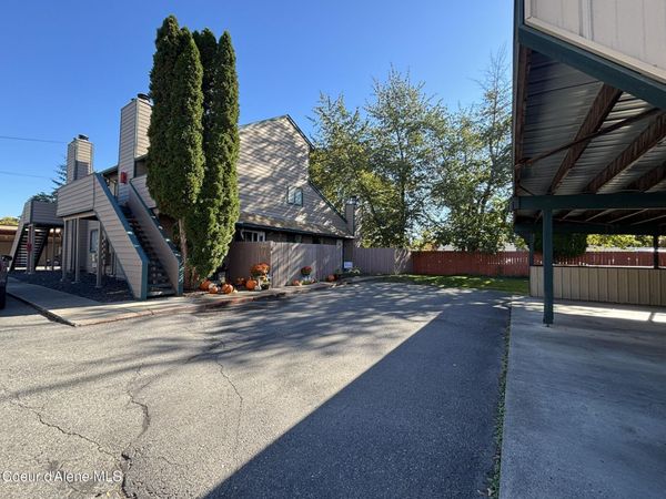124 E Willow Tree LN , Hayden, ID 83835