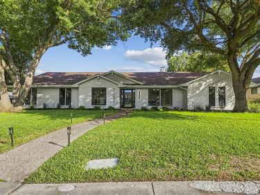 7031 Hunters Ridge Drive, Dallas, TX 75248
