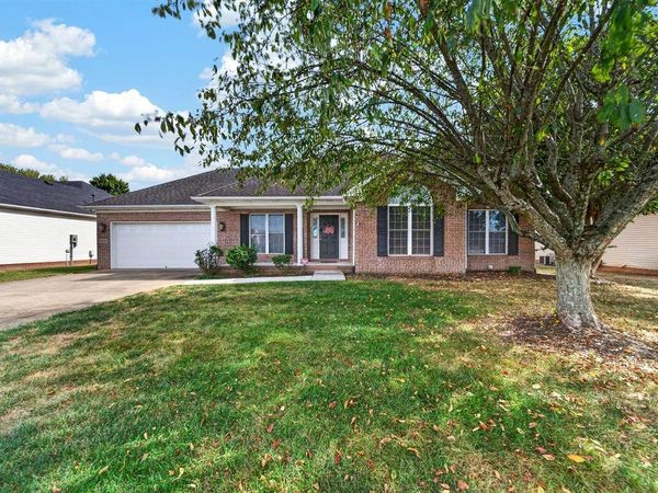 1518 Kenilwood Way , Bowling Green, KY 42104