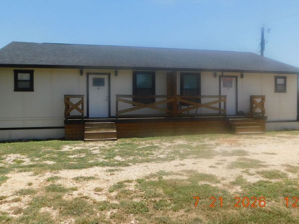 425 POST OAK RD, Poteet, TX 78065