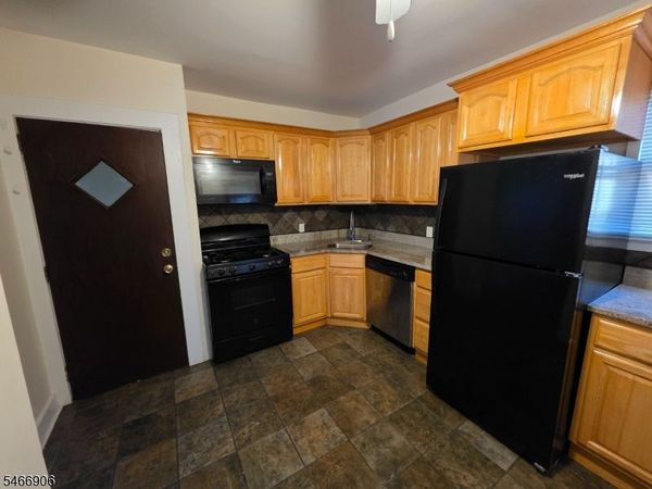 71 Cedar Avenue 2nd Fl, Montclair, NJ 07042