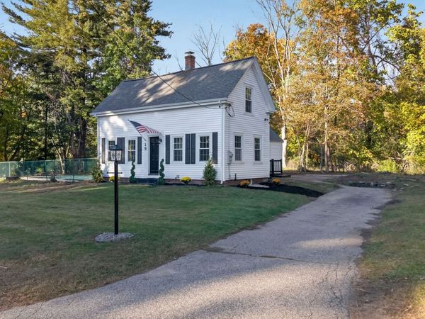 19 Dwinnell Street, Groveland, MA 01834