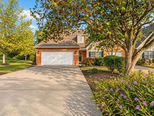 380 Paine Lake Dr , Sevierville, TN 37862