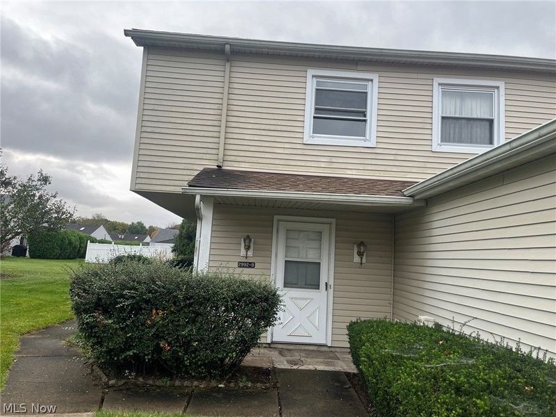 2992 Ivy Hill Circle, Unit B, Cortland, OH 44410 Photo 1