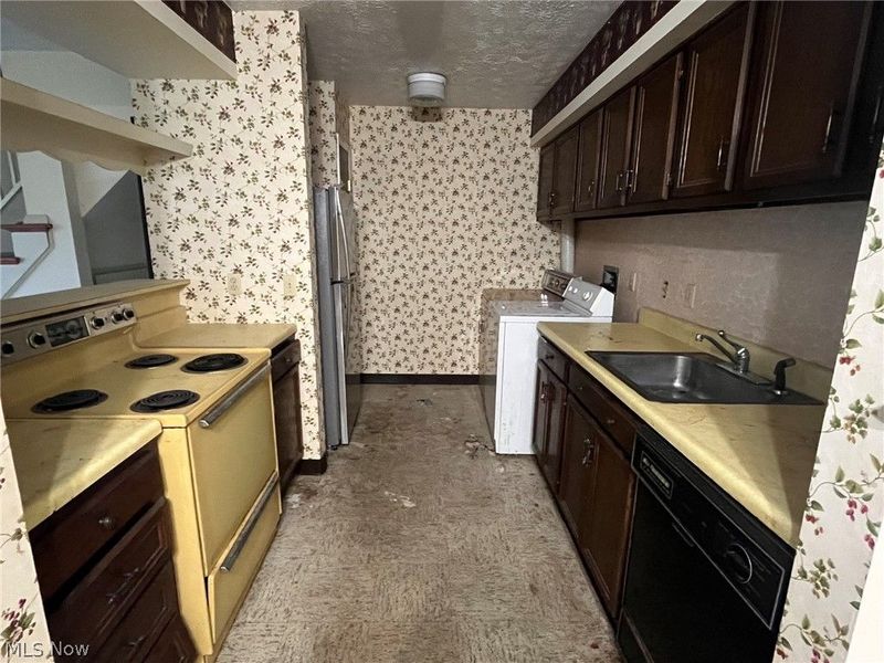 2992 Ivy Hill Circle, Unit B, Cortland, OH 44410 Photo 5