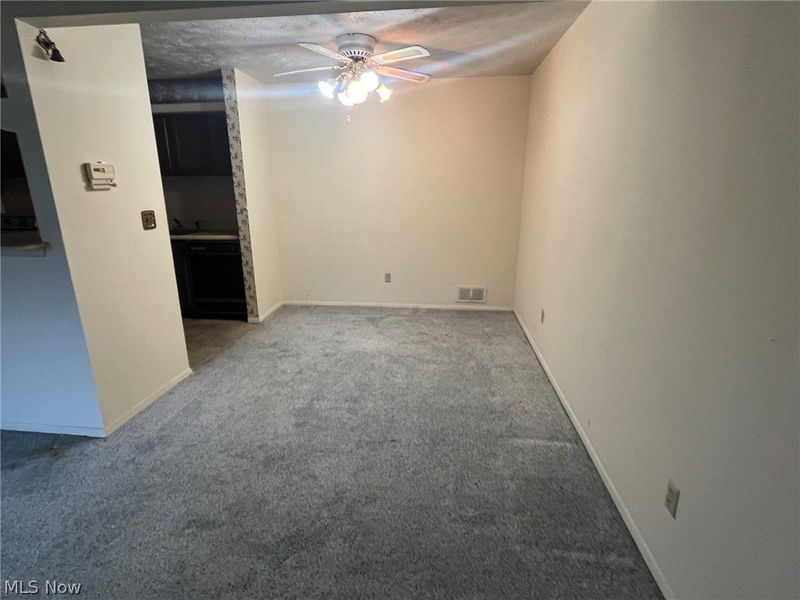 2992 Ivy Hill Circle, Unit B, Cortland, OH 44410 Photo 6