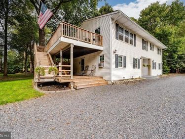 100 WARWICK ROAD, ELVERSON, PA 19520