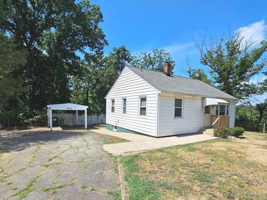 18522 AMIDON AVENUE, TRIANGLE, VA 22172