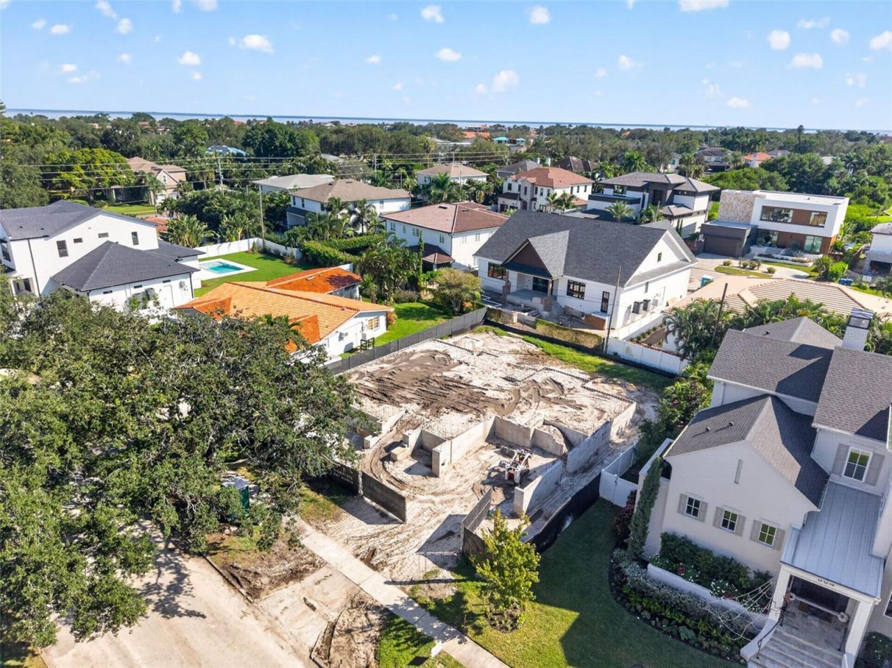 372 Bayview Drive Ne, Saint Petersburg, FL 33704 Photo