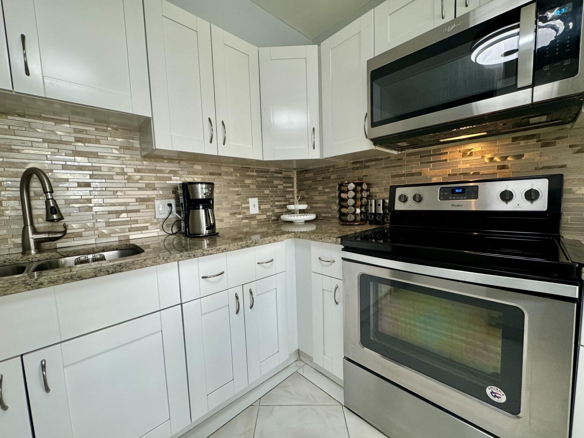 4031 Lincoln B, Unit 4031, Boca Raton, FL 33434 Photo