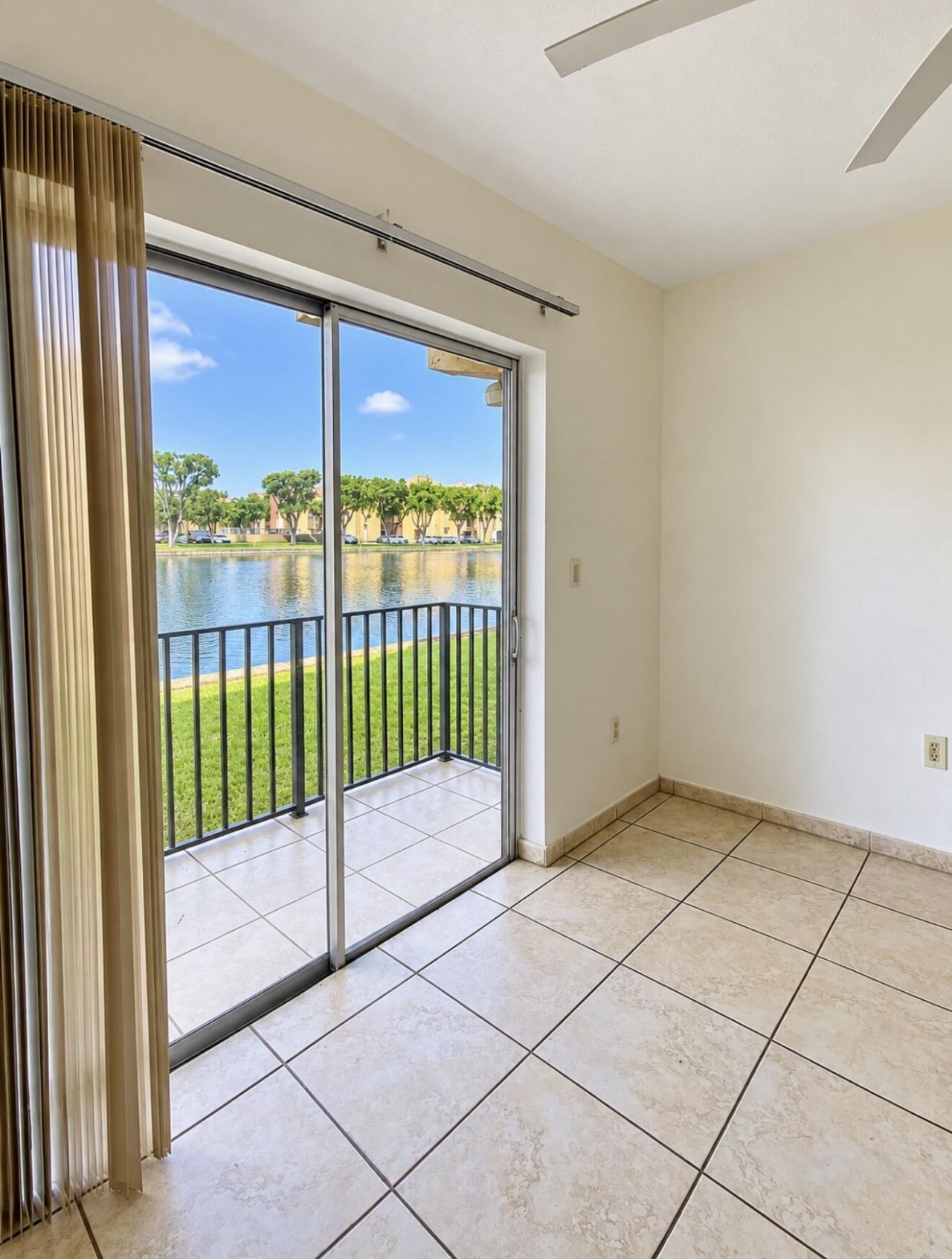 4709 NW 7th Street, Unit 109-9, Miami, FL 33126 Photo