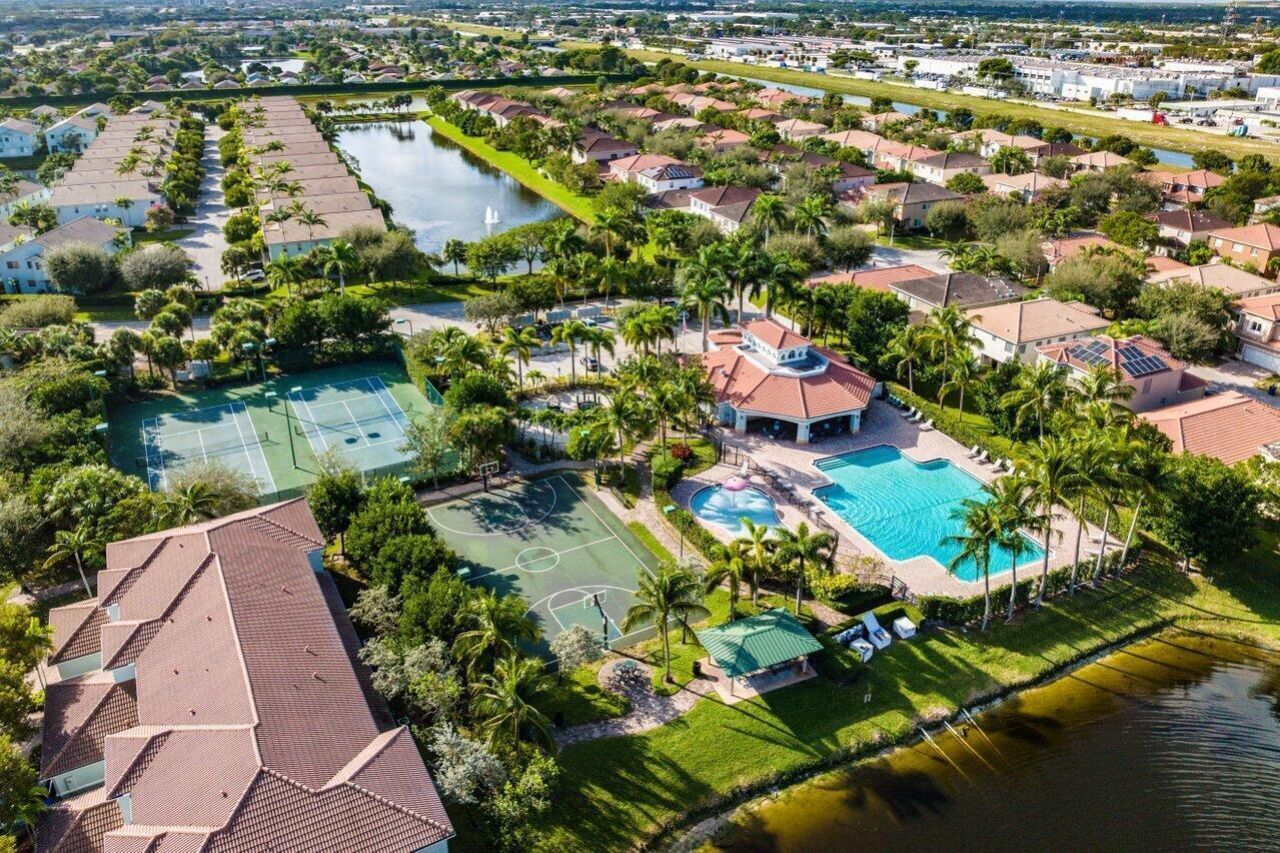 3014 Laurel Ridge Circle Circle, Riviera Beach, FL 33404 Photo