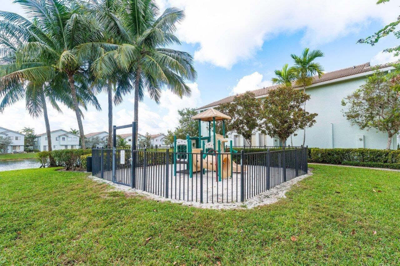 3014 Laurel Ridge Circle Circle, Riviera Beach, FL 33404 Photo