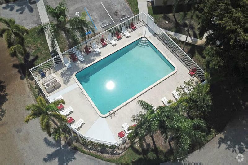4983 NW 95th Avenue, Sunrise, FL 33351 Photo