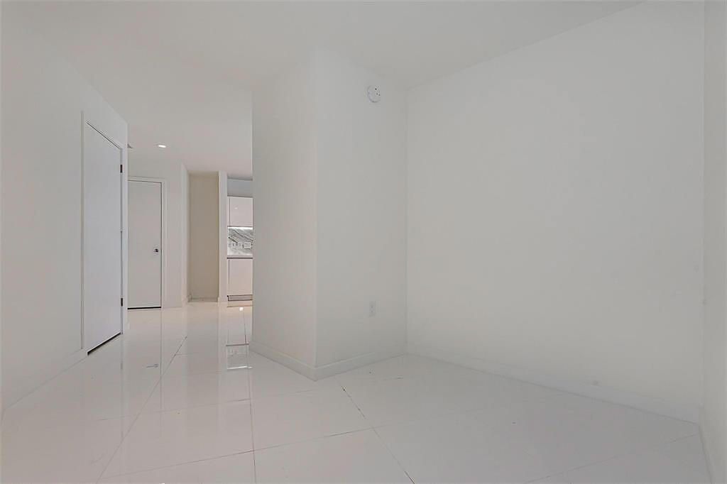 851 NE 1st Avenue, Unit 2402, Miami, FL 33132 Photo