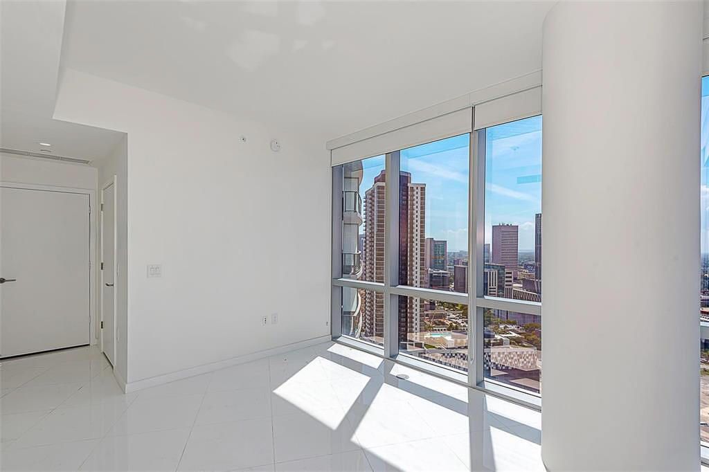 851 NE 1st Avenue, Unit 2402, Miami, FL 33132 Photo
