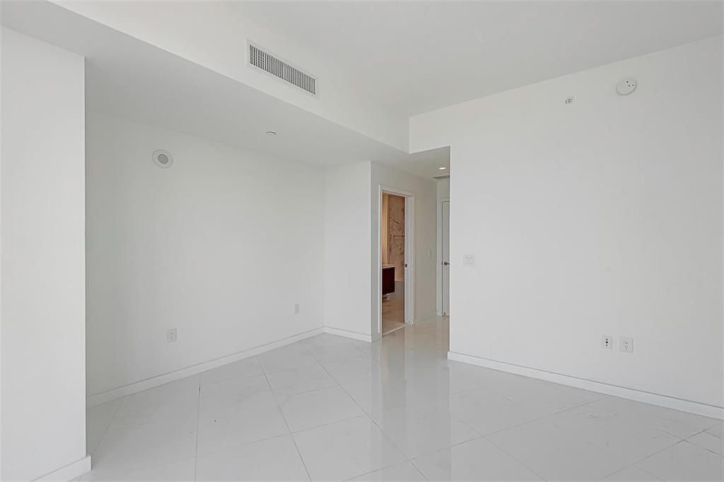 851 NE 1st Avenue, Unit 2402, Miami, FL 33132 Photo