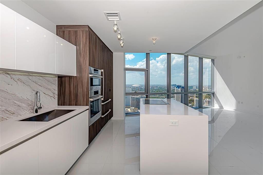 851 NE 1st Avenue, Unit 2402, Miami, FL 33132 Photo