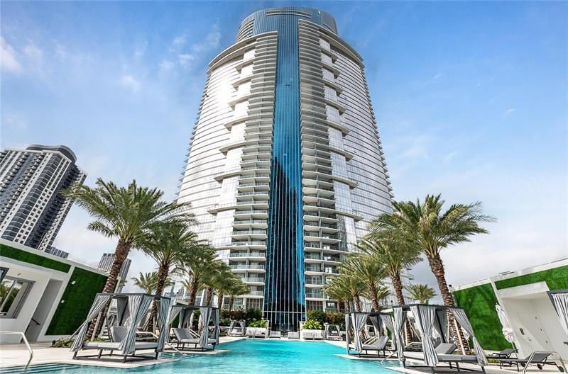 851 NE 1st Avenue, Unit 2402, Miami, FL 33132 Photo