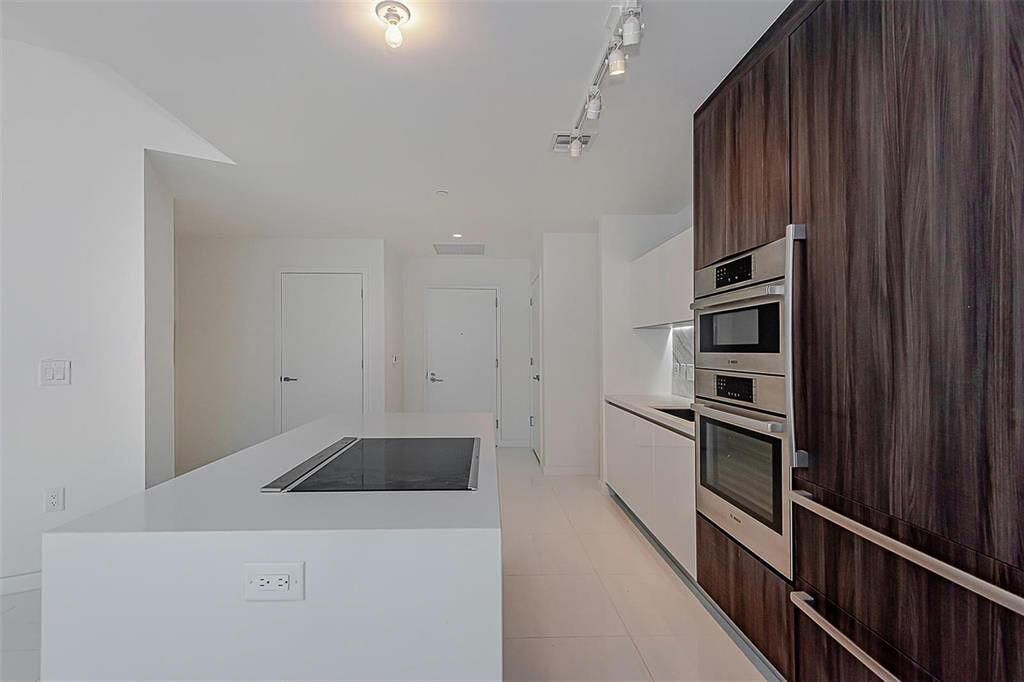 851 NE 1st Avenue, Unit 2402, Miami, FL 33132 Photo