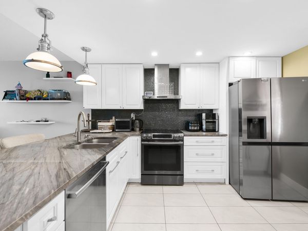2901 S PALM AIRE Drive, Unit 402, Pompano Beach, FL 33069