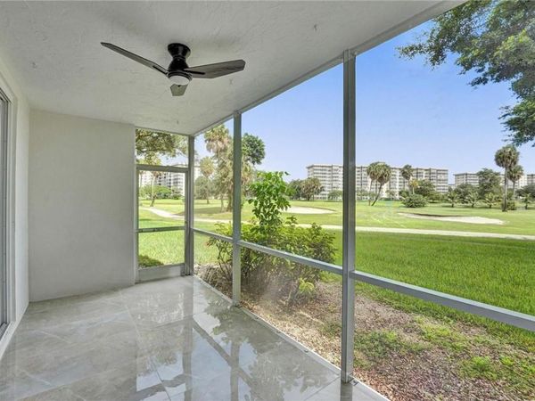 3900 Oaks Clubhouse Drive, Unit 107, Pompano Beach, FL 33069