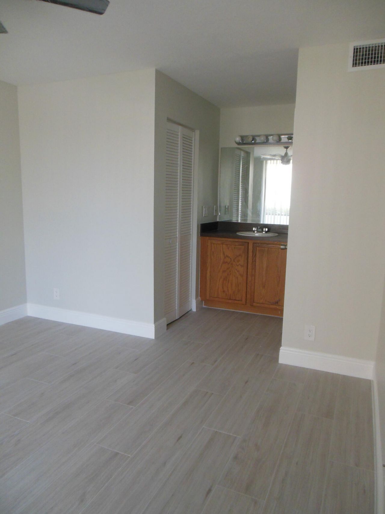 728 Executive Center Drive, Unit 110, West Palm Beach, FL 33401 Photo