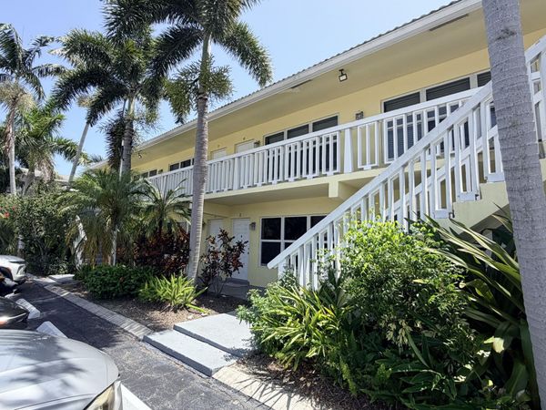2120 NE 42ND Court, Unit 3, Lighthouse Point, FL 33064