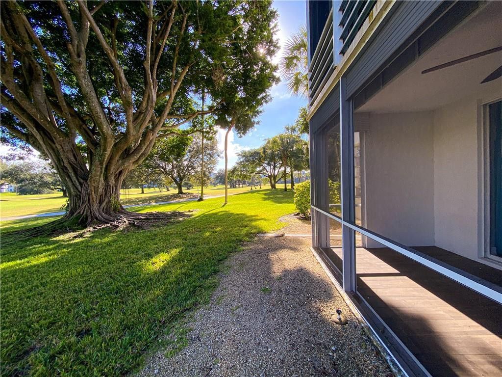 3900 Oaks Clubhouse Drive, Unit 106, Pompano Beach, FL 33069 Photo