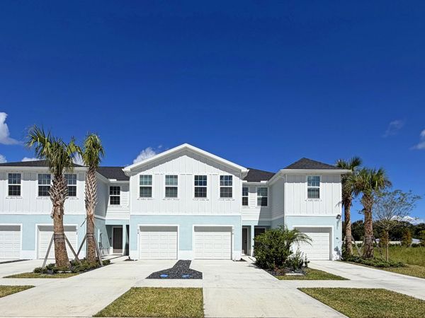 106 Savannah Lks Boulevard, Fort Pierce, FL 34982