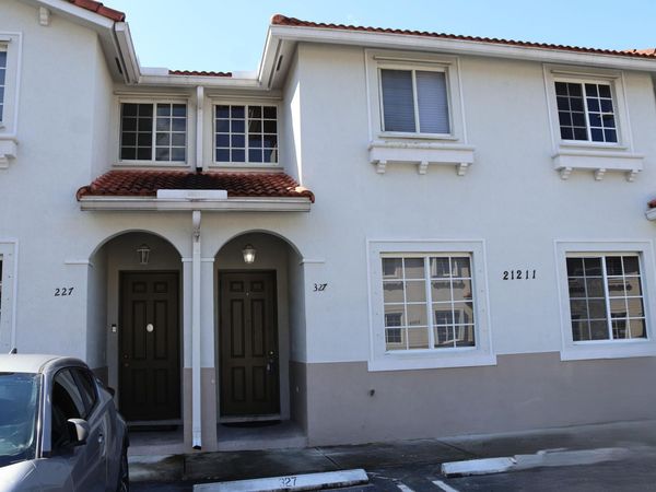 21211 NW 14TH Place, Unit 3-27, Miami Gardens, FL 33169
