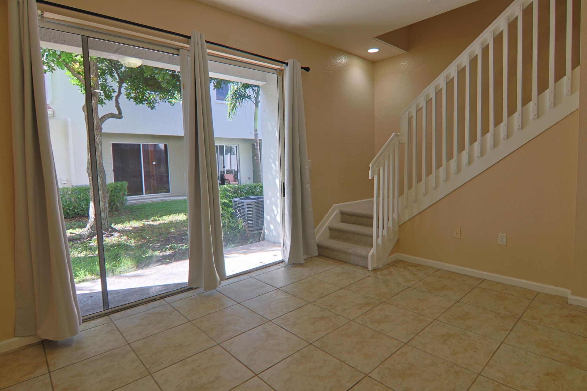 21211 NW 14th Place, Unit 3-27, Miami Gardens, FL 33169 Photo
