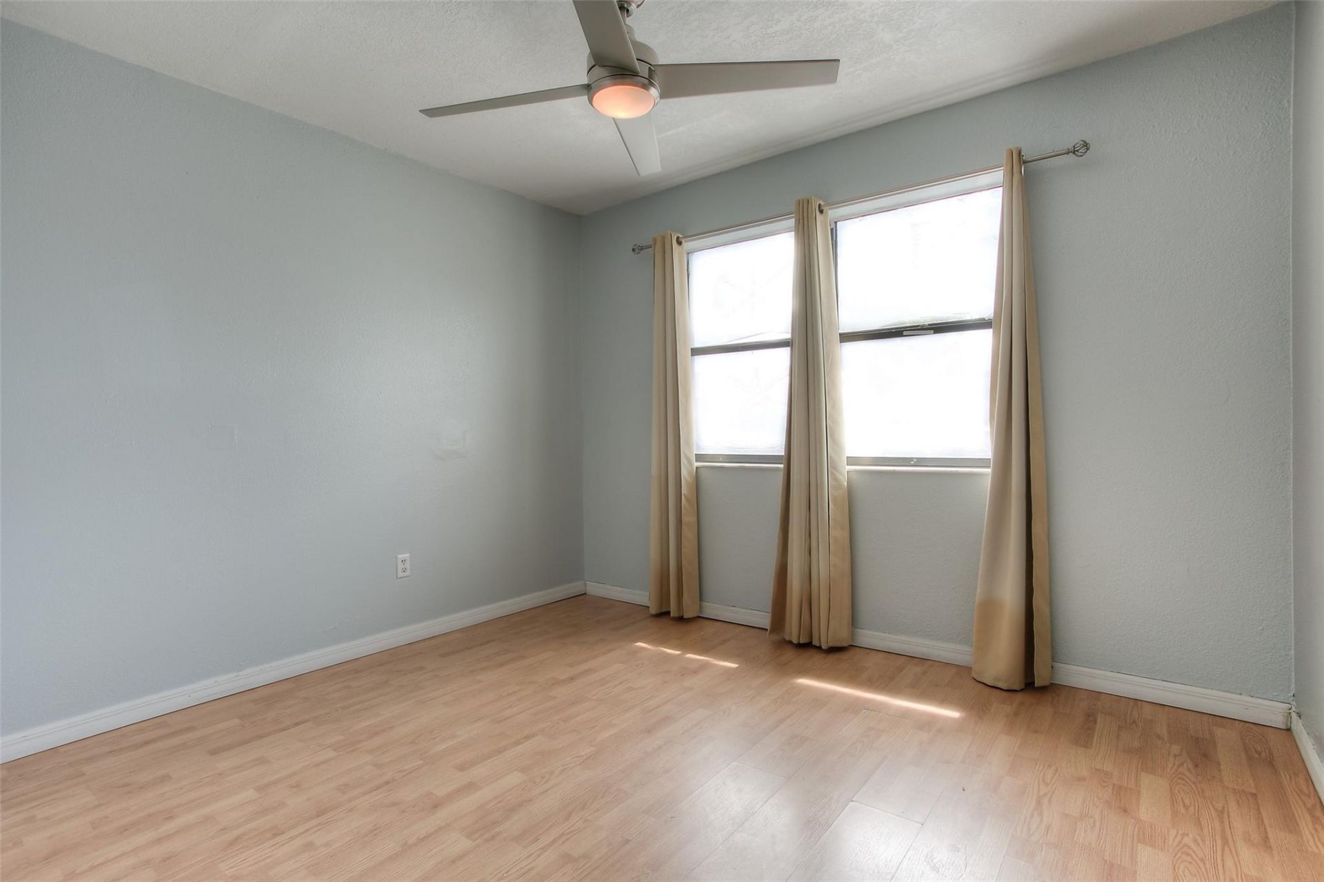 2500 W 67th Place, Unit 22-26, Hialeah, FL 33016 Photo