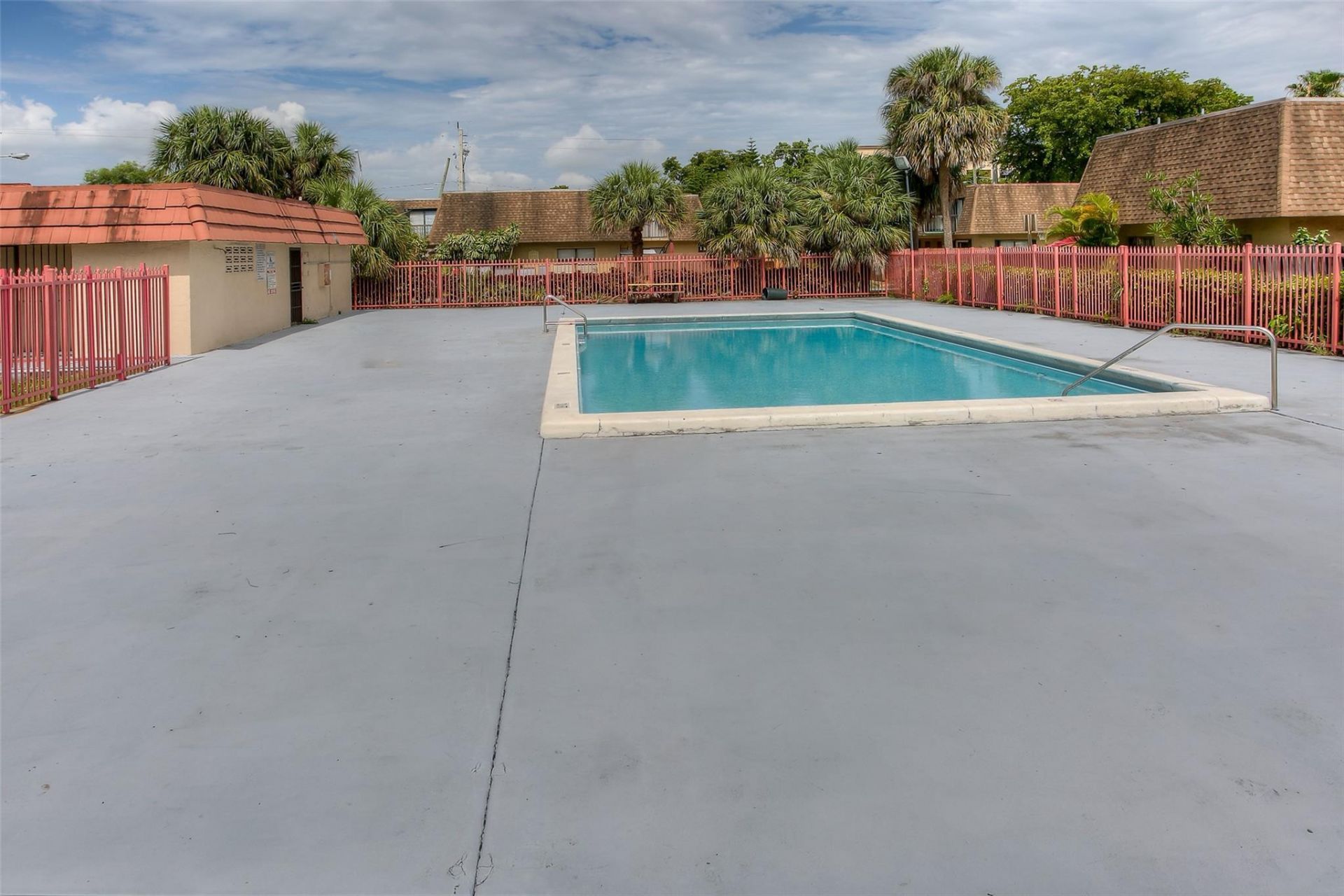 2500 W 67th Place, Unit 22-26, Hialeah, FL 33016 Photo