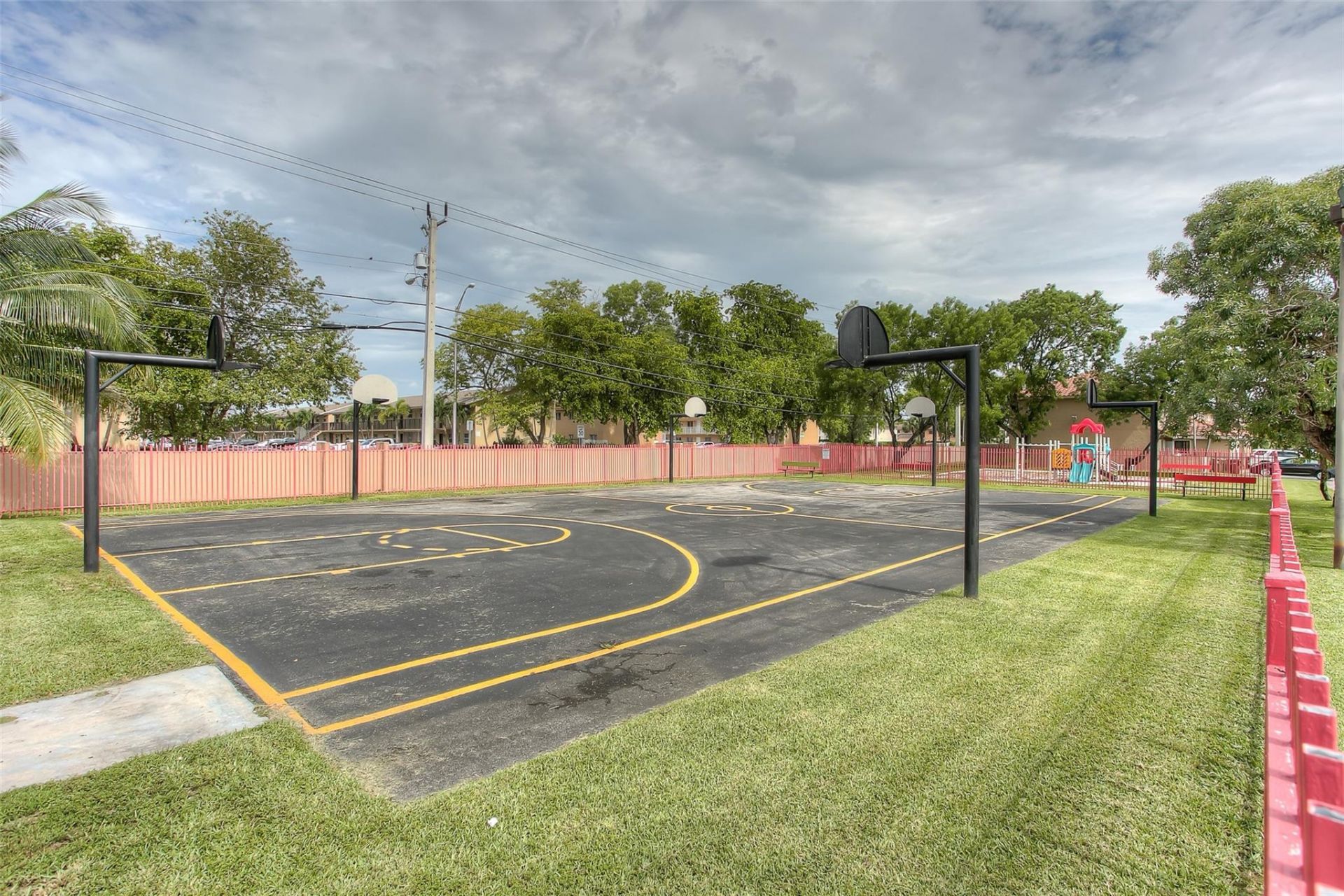 2500 W 67th Place, Unit 22-26, Hialeah, FL 33016 Photo
