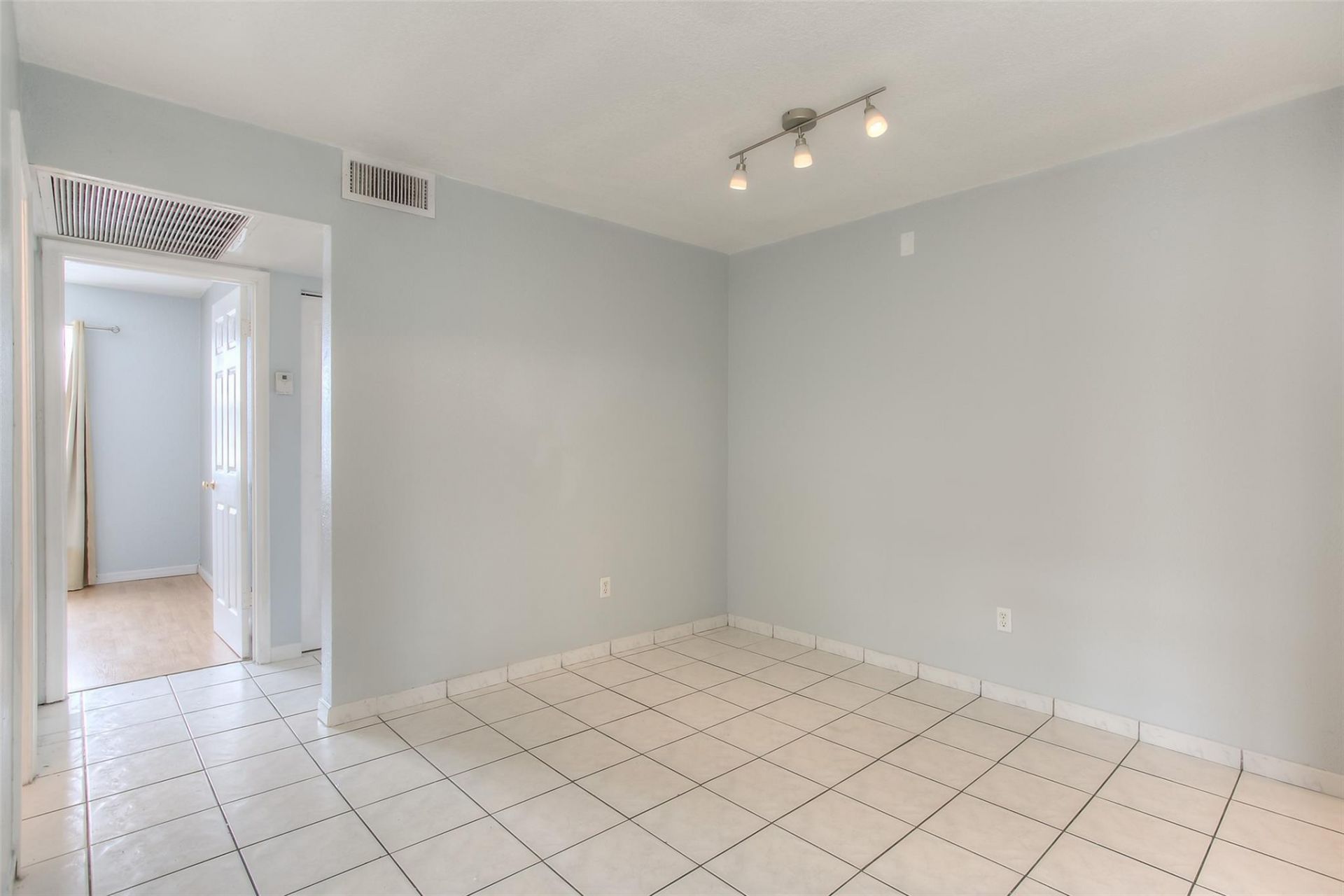 2500 W 67th Place, Unit 22-26, Hialeah, FL 33016 Photo