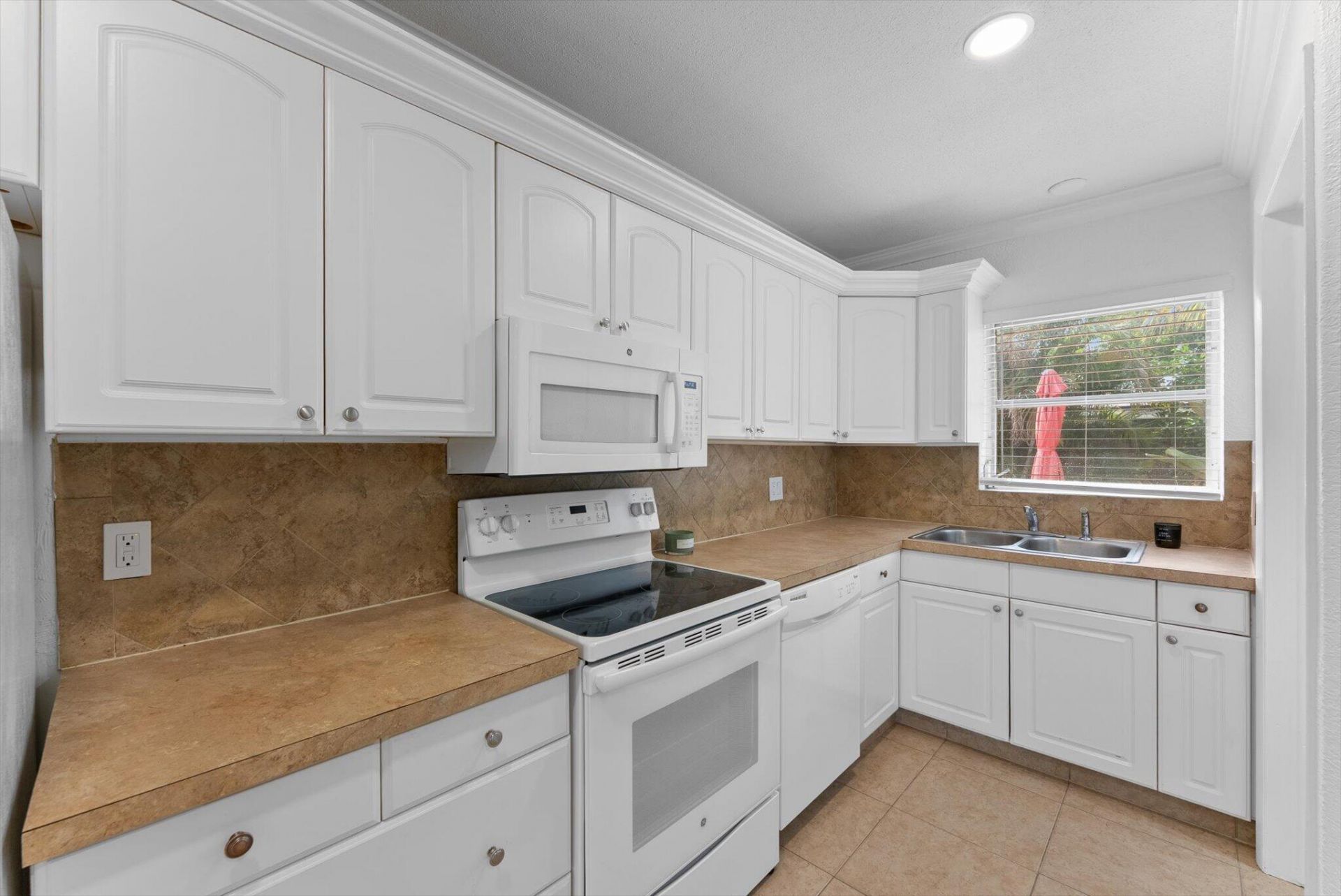 2631 NE 2nd Avenue, Boca Raton, FL 33431 Photo