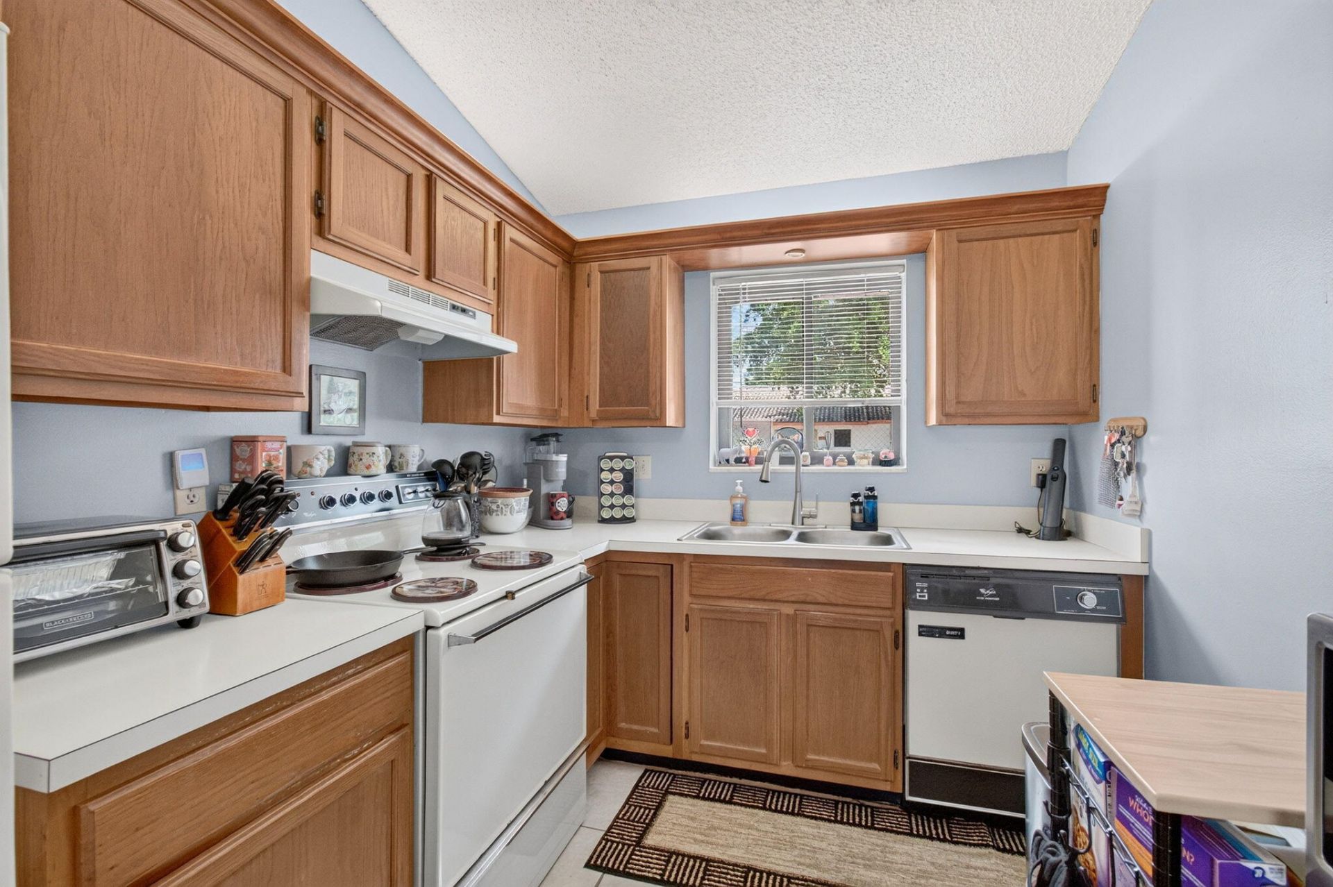 330 Palmwood Place, Unit 208, Boca Raton, FL 33431 Photo