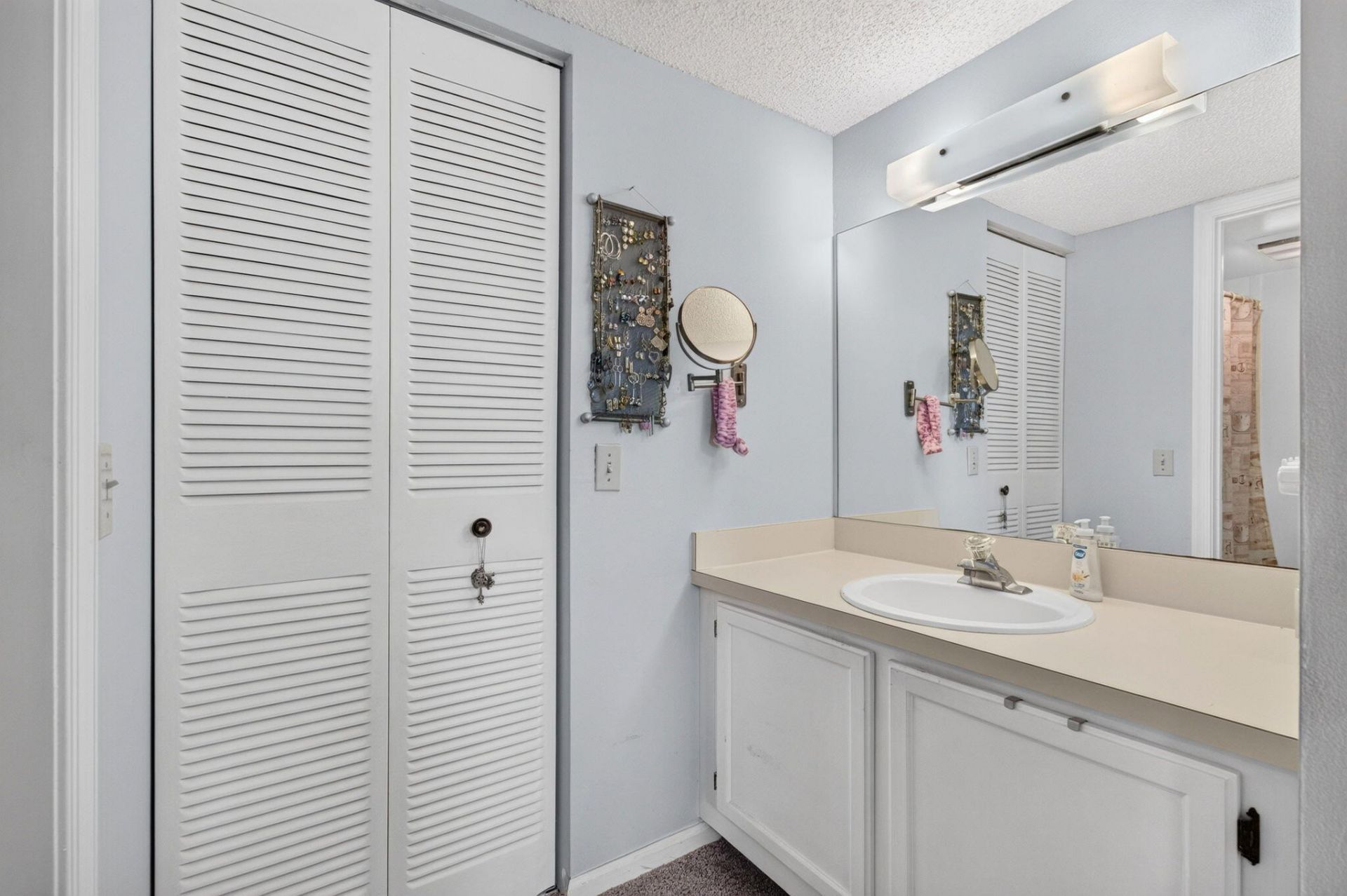 330 Palmwood Place, Unit 208, Boca Raton, FL 33431 Photo