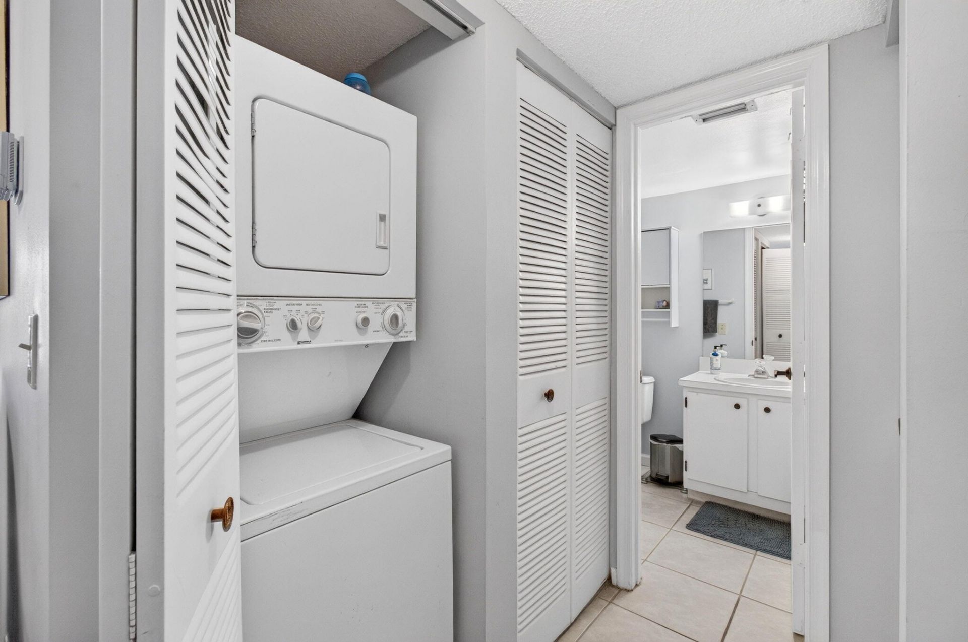 330 Palmwood Place, Unit 208, Boca Raton, FL 33431 Photo