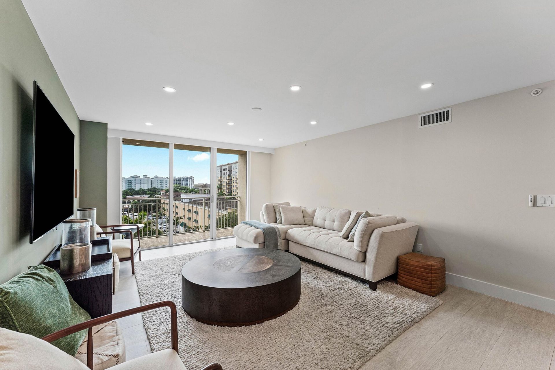 99 SE Mizner Boulevard, Unit 627, Boca Raton, FL 33432 Photo