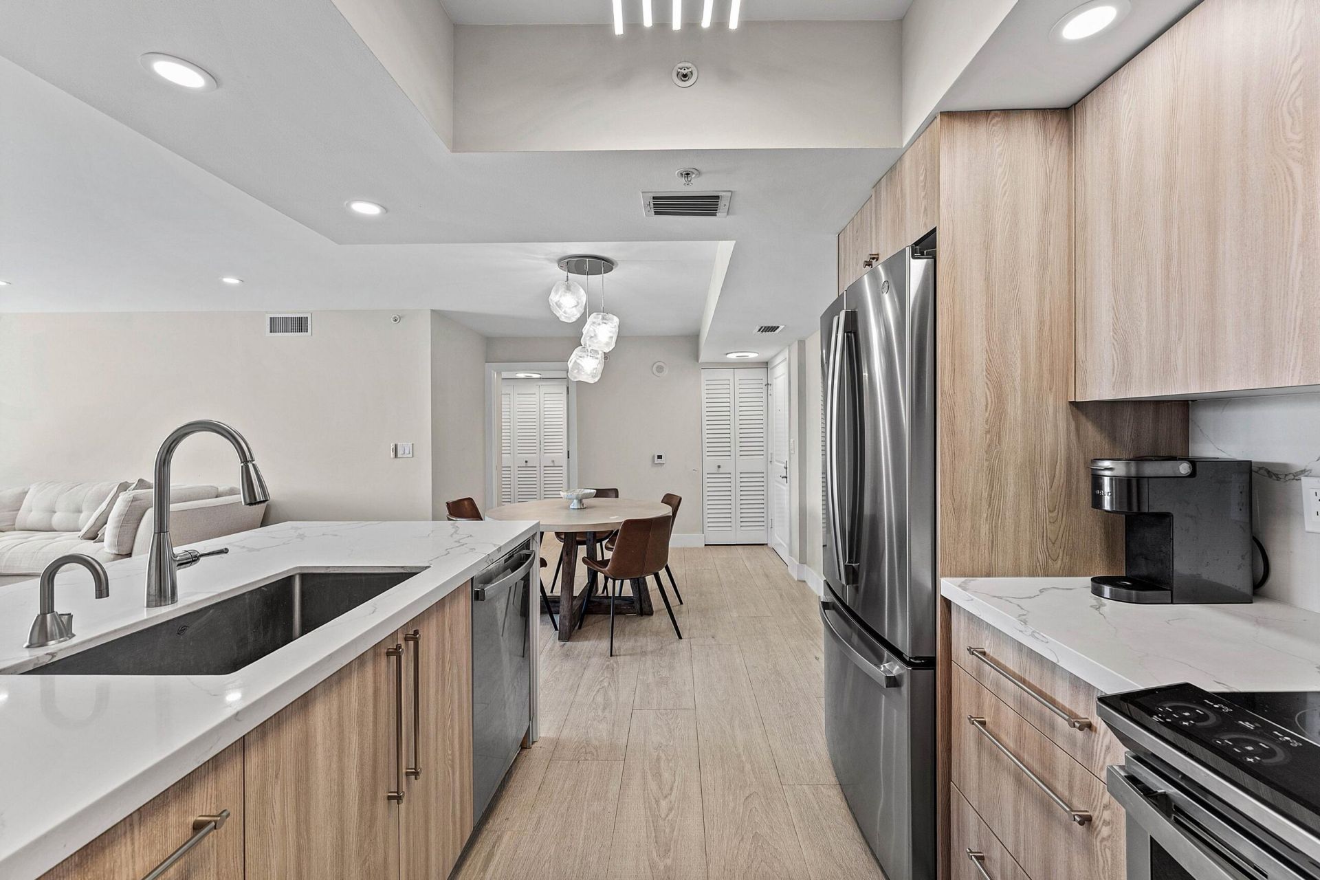 99 SE Mizner Boulevard, Unit 627, Boca Raton, FL 33432 Photo