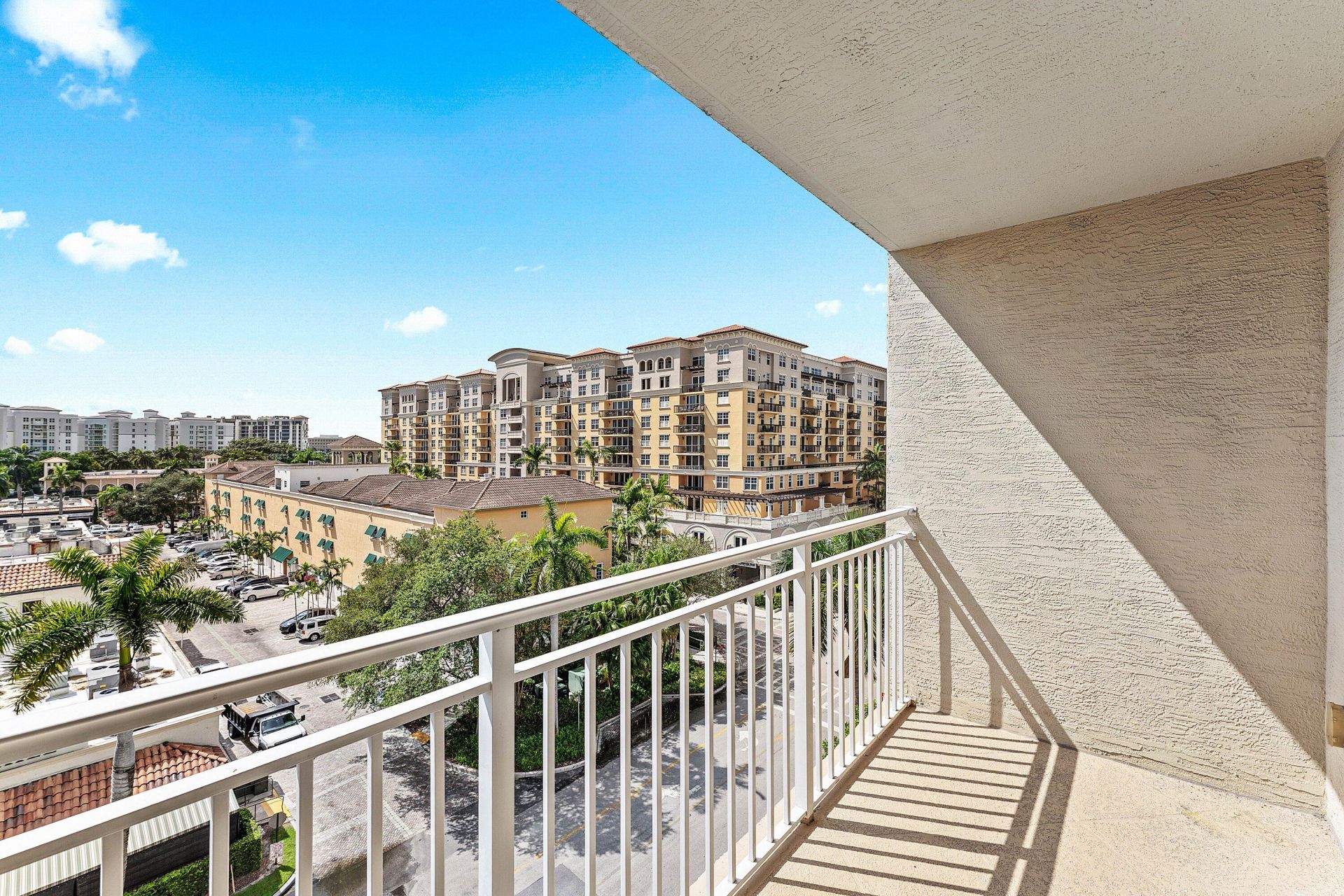 99 SE Mizner Boulevard, Unit 627, Boca Raton, FL 33432 Photo