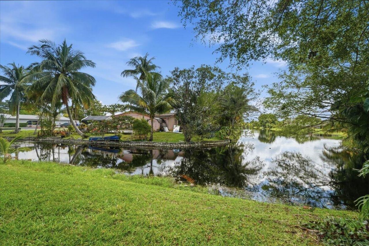 9240 NW 14th Street, Pembroke Pines, FL 33024 Photo