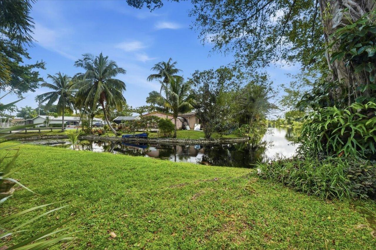 9240 NW 14th Street, Pembroke Pines, FL 33024 Photo
