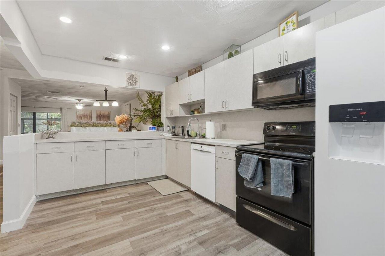 9240 NW 14th Street, Pembroke Pines, FL 33024 Photo