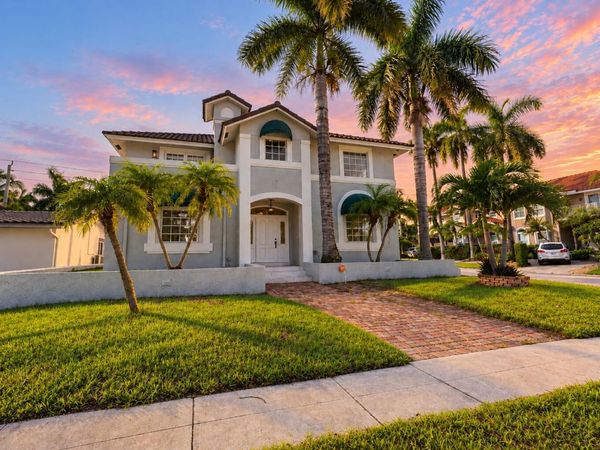 851 N 11TH Avenue, Hollywood, FL 33019